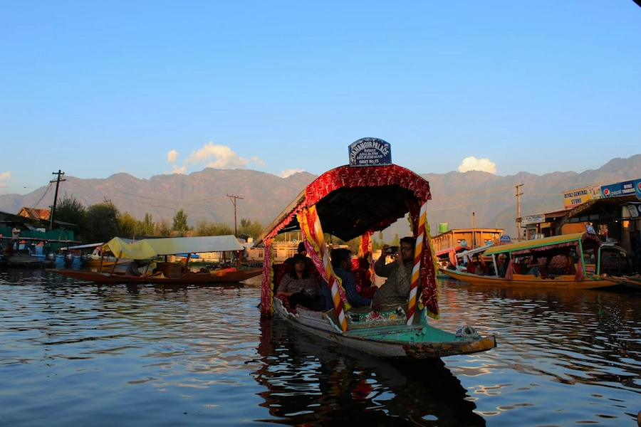 Kashmir Honeymoon Guide